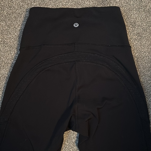 LULULEMON Revitalize Crop (21") *Black* - Picture 9 of 12
